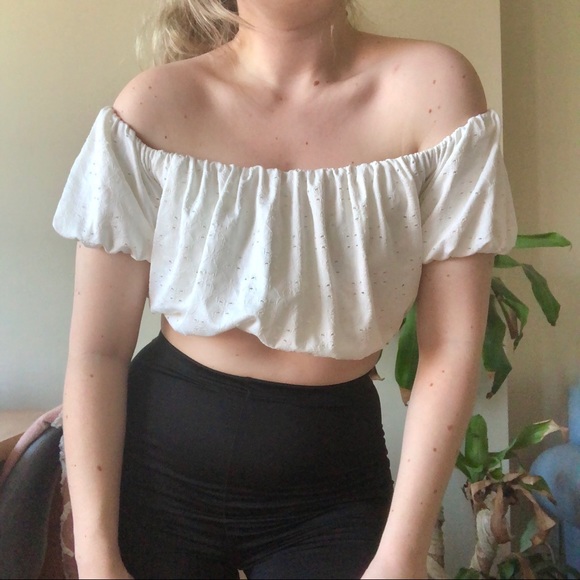 UO Cropped Eyelet top - Picture 4 of 7